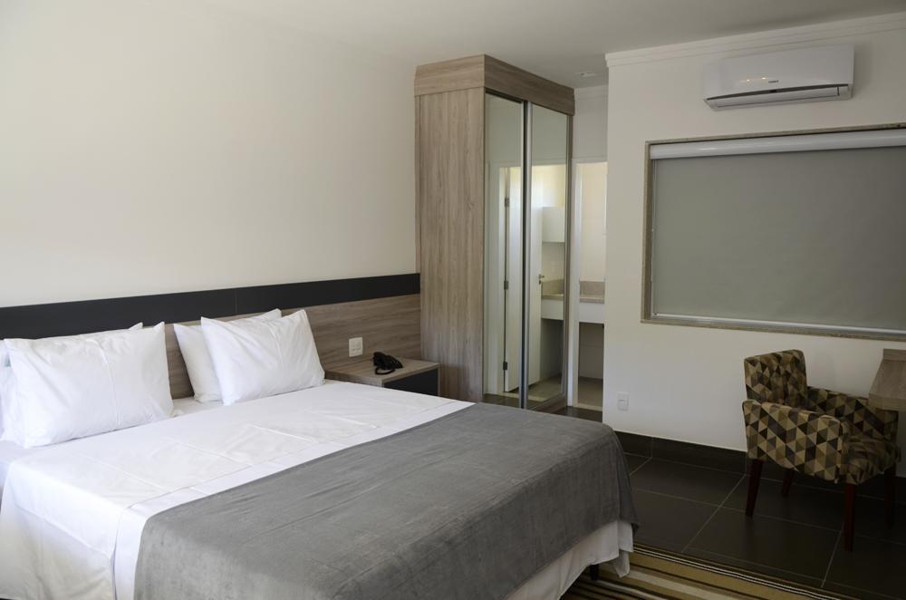 Hotel Bertell Inn เปเนโด ภายนอก รูปภาพ